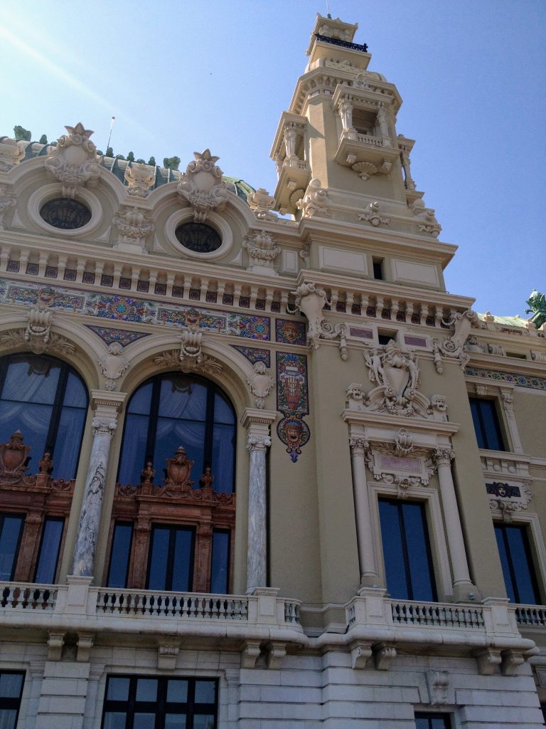 Picture of the Monte Carlo casino, which should be one of your must-see spots on your day trip to Monaco