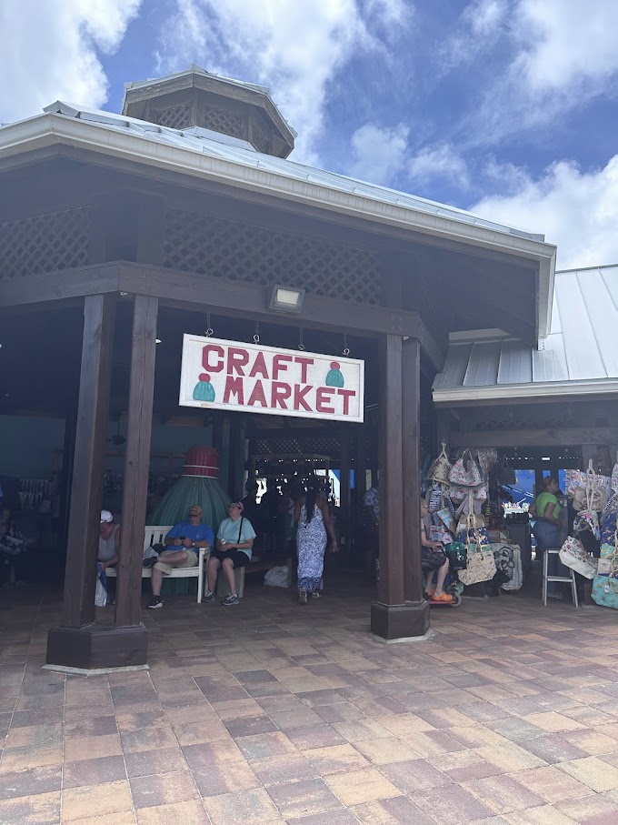 Craft market at the Grand Turk cruise port. 