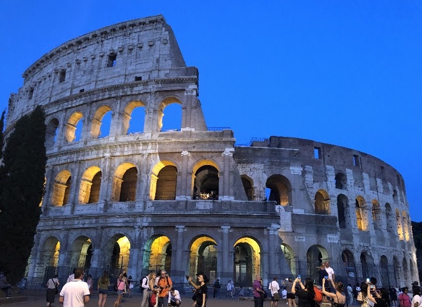 Picture of the Colosseum in Rome, which you can see on a day trip from Florence. 