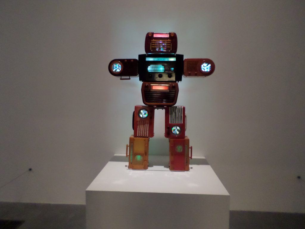 Robot sculpture found in The National Gallery of London.