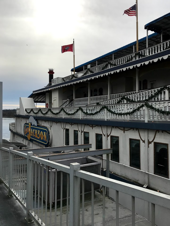 Picture of the outside of the General Jackson Cruise 