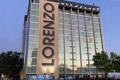 View of the outside of the Lorenzo Hotel in Dallas from the road