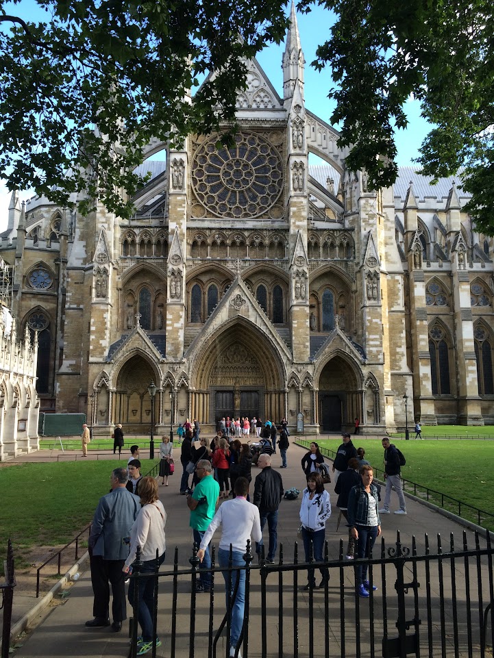 Picture of the back of Westminster Abbey in London